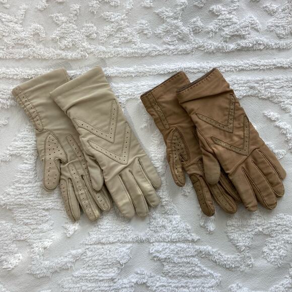 ISOTONER Womens Leather Gloves SZ OS Sophisticated Neutral Insulated Cozy Formal - Picture 1 of 9